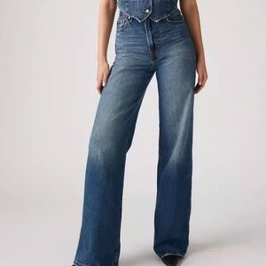 SOLD! Levi's Rib Cage Straight Blue Jeans